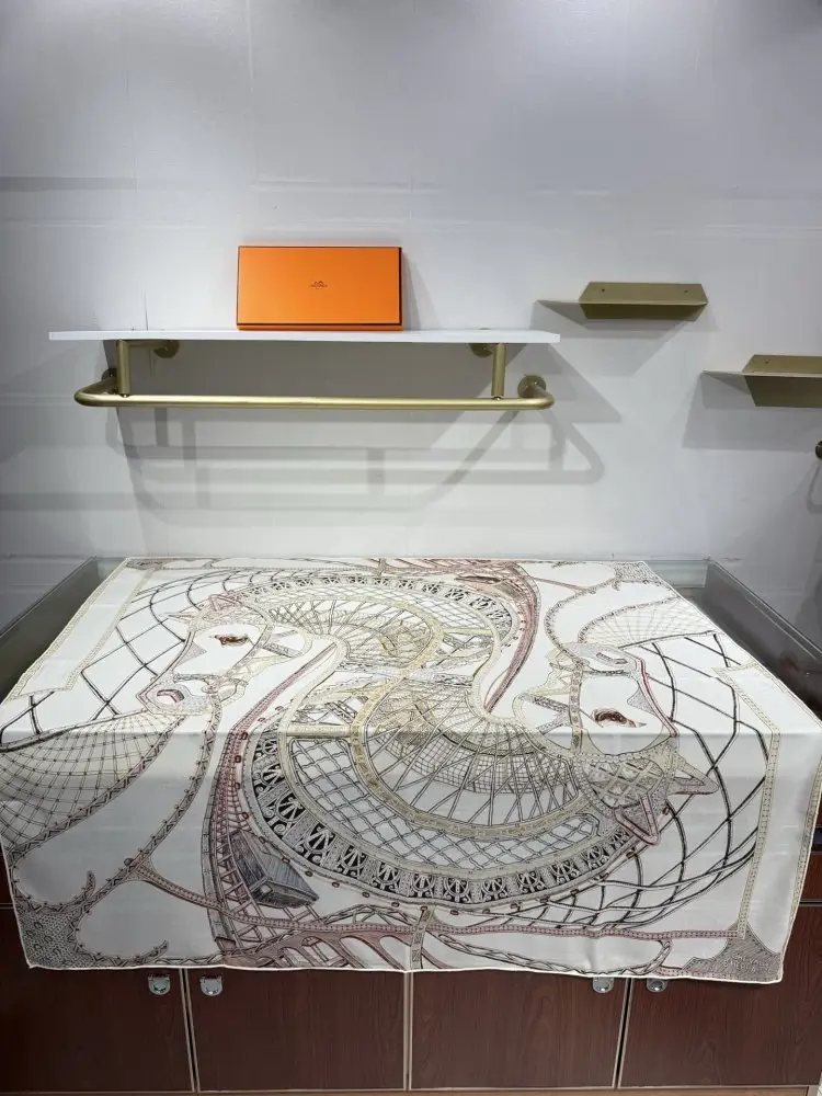 Hermes — Scarf of cashmere