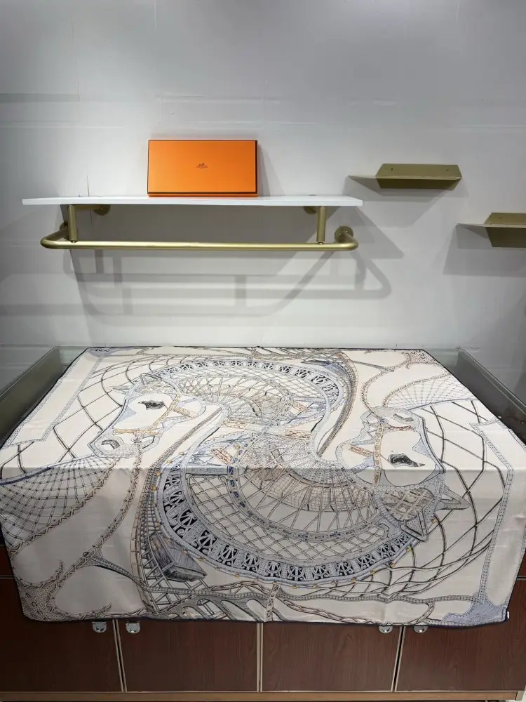 Hermes — Scarf of cashmere