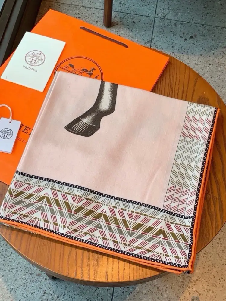Hermes — Scarf of cashmere