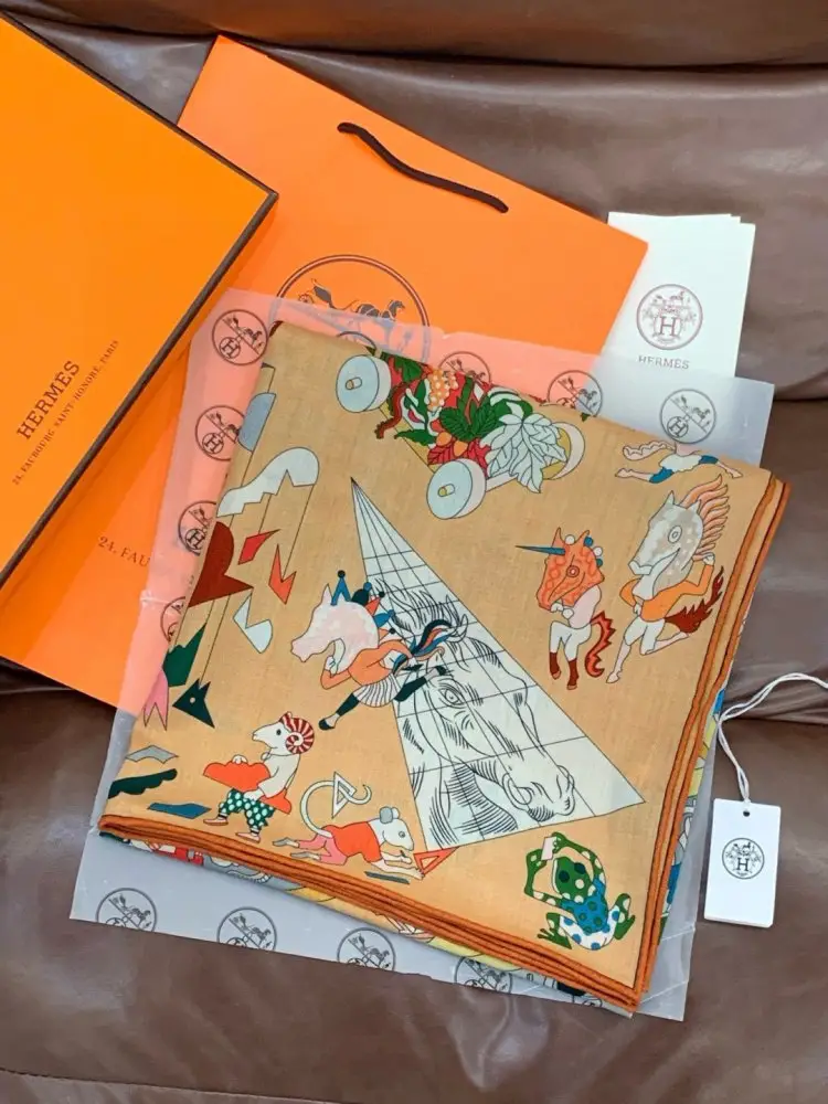 Hermes — Scarf of cashmere