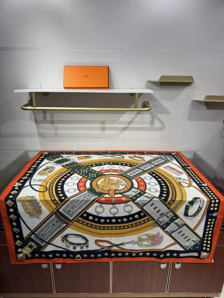 Hermes — Scarf of cashmere