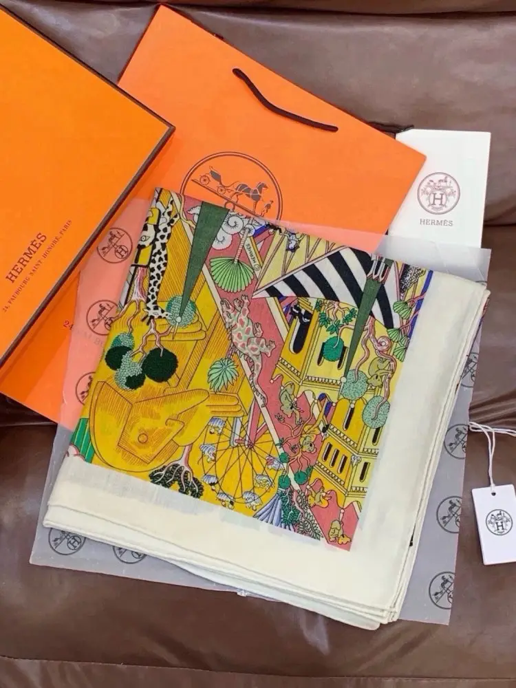 Hermes — Scarf of cashmere