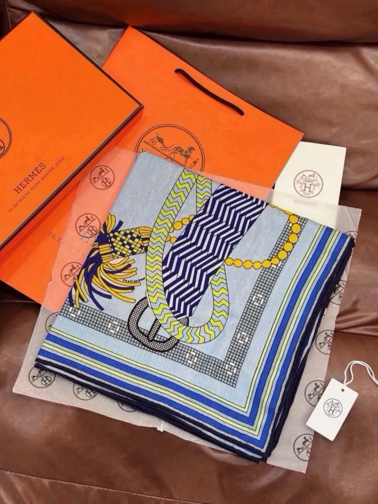 Hermes — Scarf of cashmere