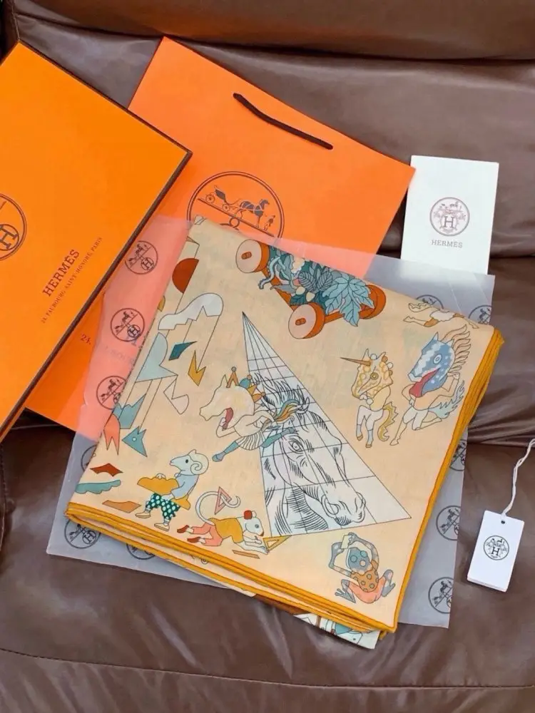 Hermes — Scarf of cashmere