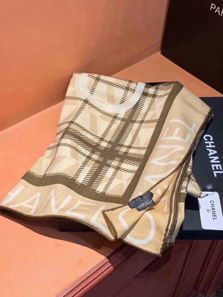 Hermes — Scarf of cashmere