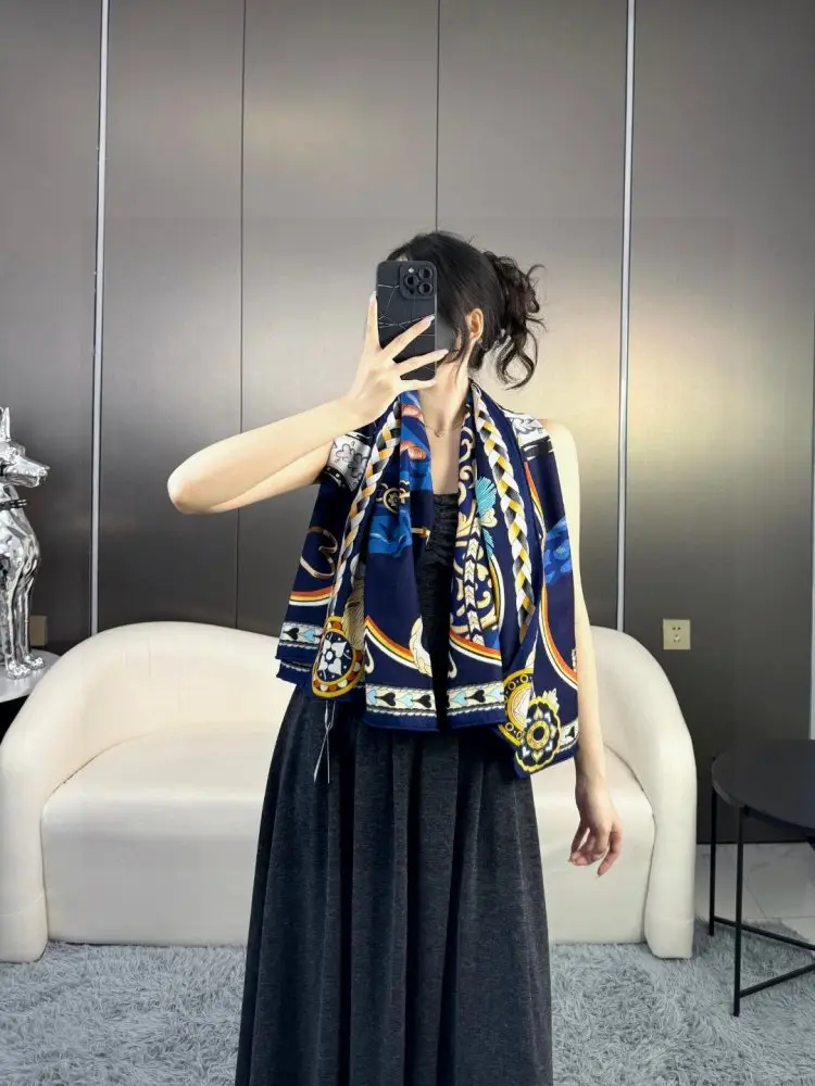 Hermes Scarf of cashmere — Photo 2