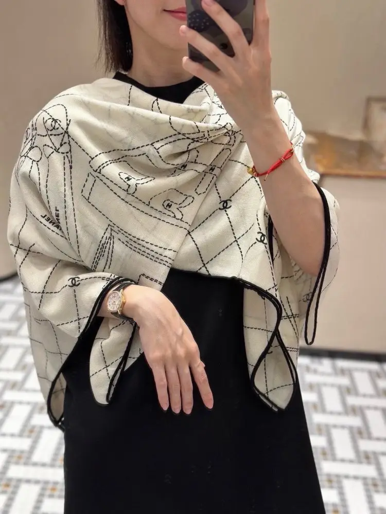 Hermes Scarf of cashmere — Photo 2