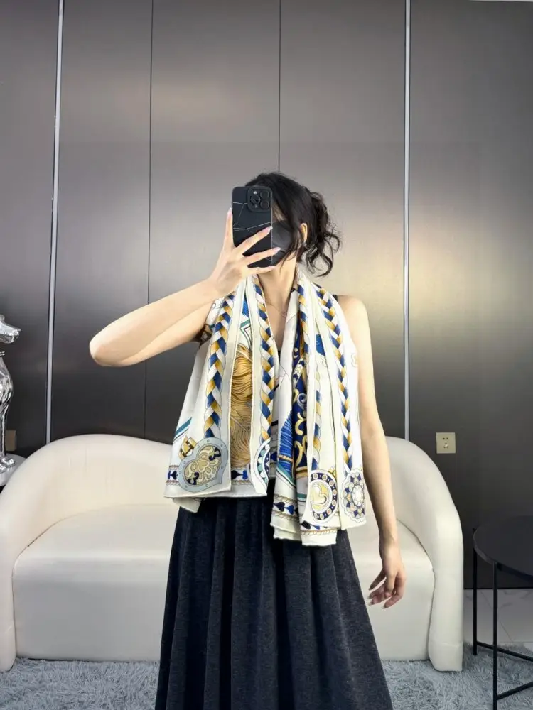 Hermes Scarf of cashmere — Photo 2
