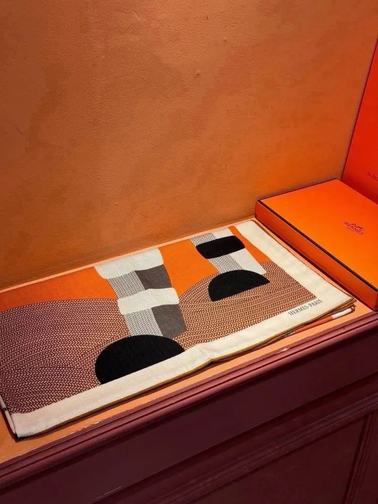 Hermes Scarf of cashmere — Photo 3