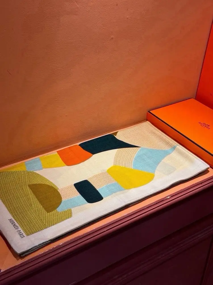 Hermes Scarf of cashmere — Photo 3