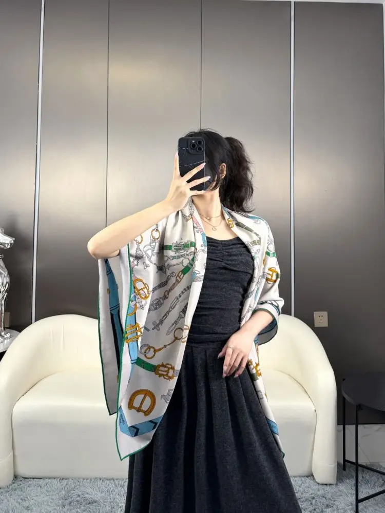 Hermes Scarf of cashmere — Photo 3