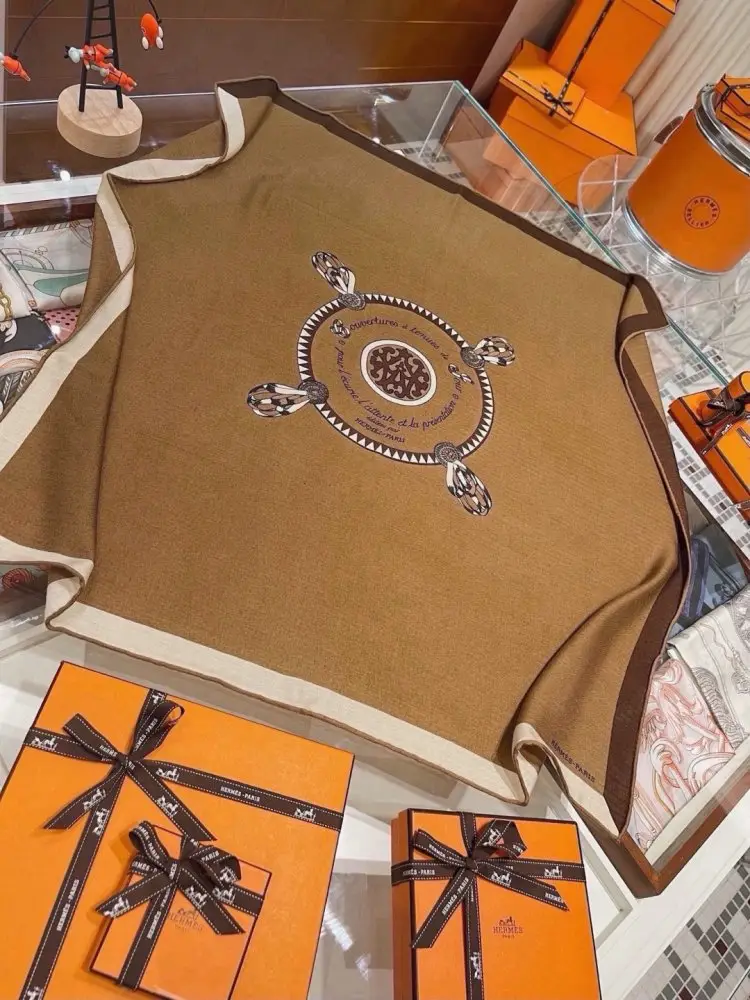 Hermes Scarf of cashmere — Photo 3