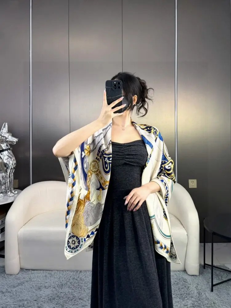 Hermes Scarf of cashmere — Photo 3