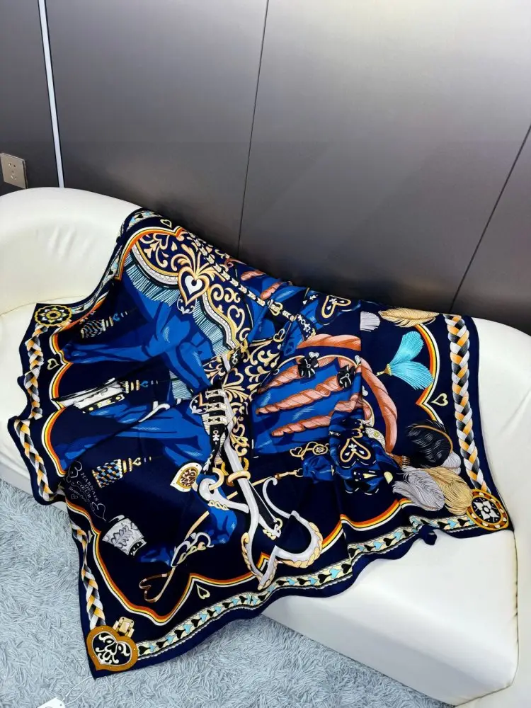 Hermes Scarf of cashmere — Photo 4