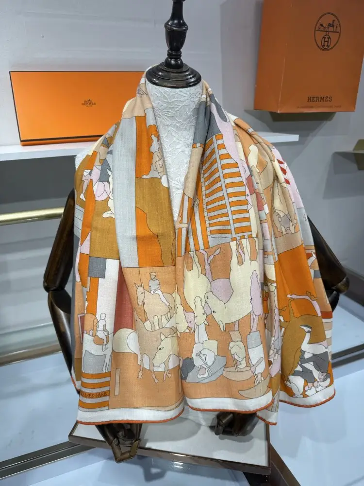Hermes Scarf of cashmere — Photo 4
