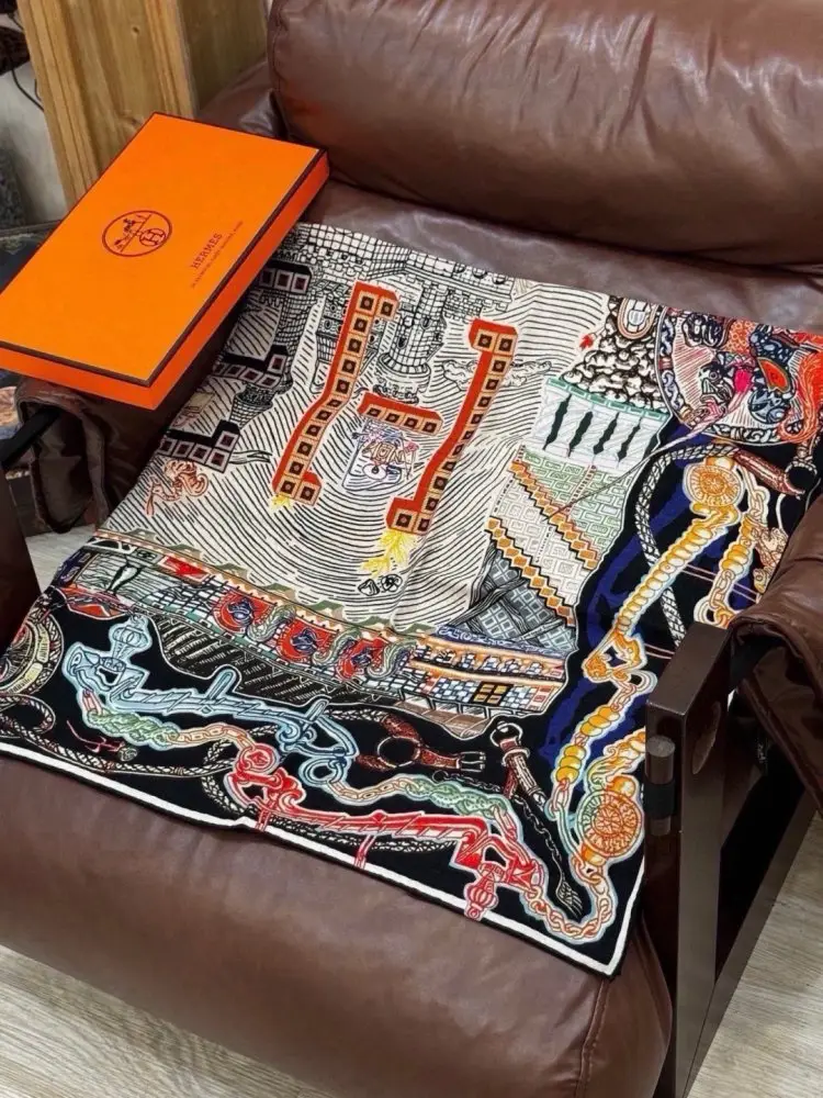 Hermes Scarf of cashmere — Photo 4
