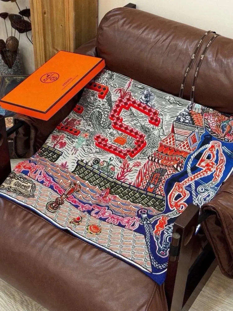 Hermes Scarf of cashmere — Photo 4