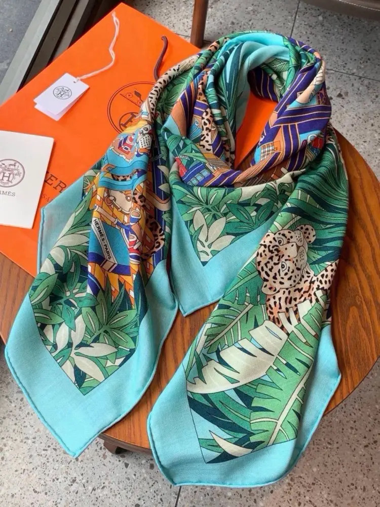 Hermes Scarf of cashmere — Photo 4
