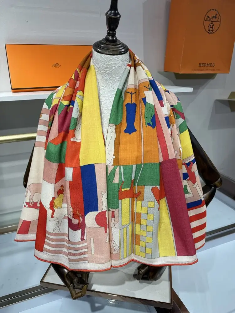 Hermes Scarf of cashmere — Photo 4