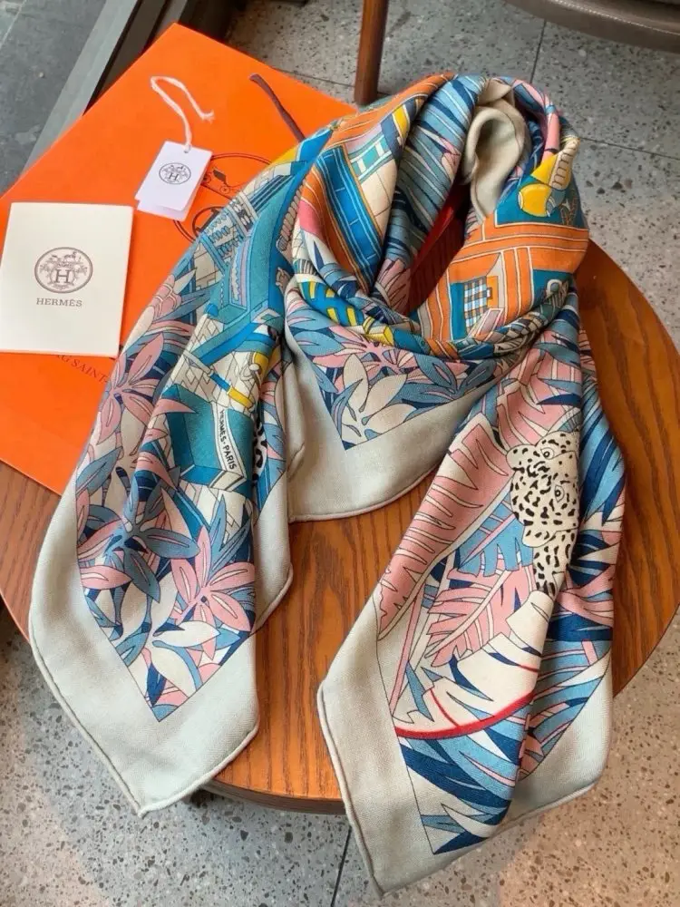 Hermes Scarf of cashmere — Photo 4