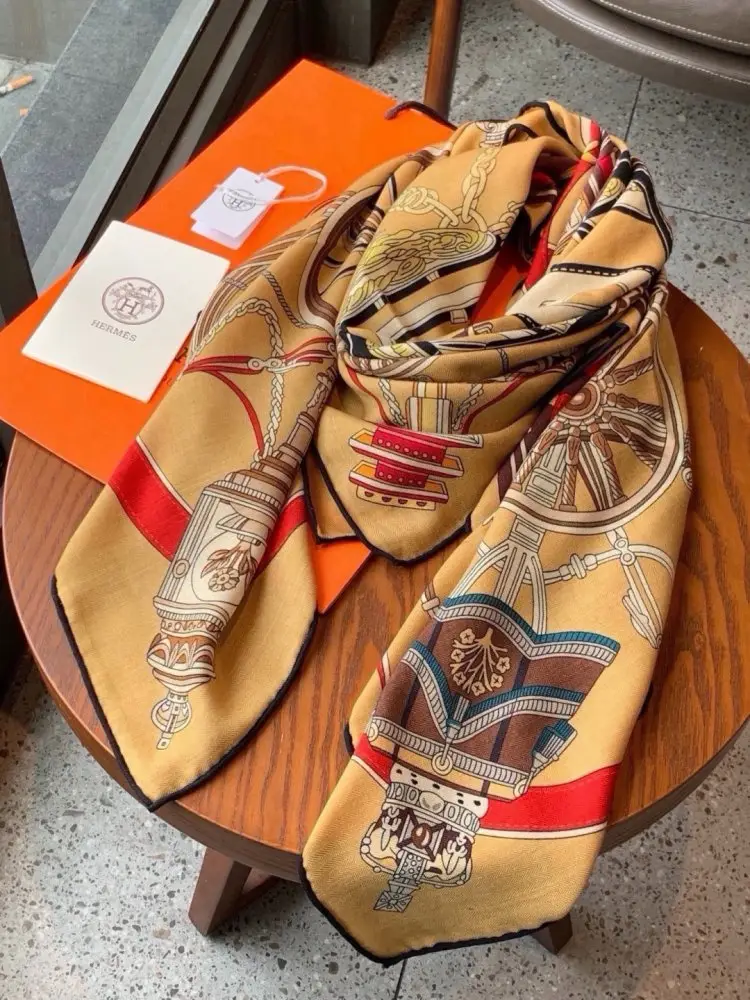 Hermes Scarf of cashmere — Photo 4