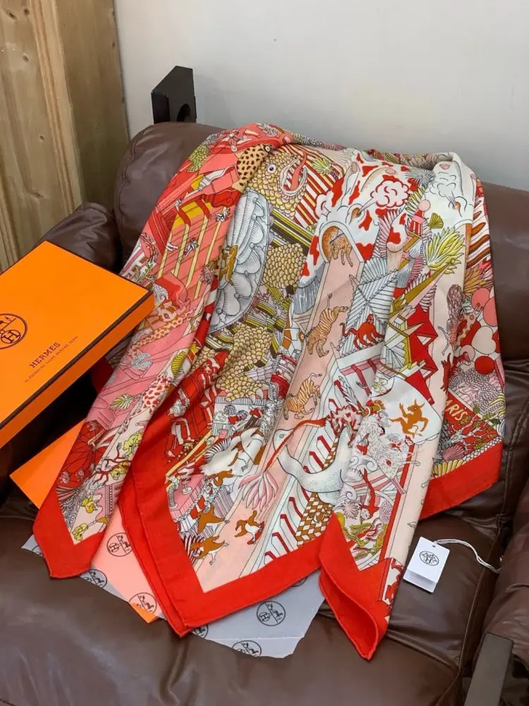 Hermes Scarf of cashmere — Photo 4