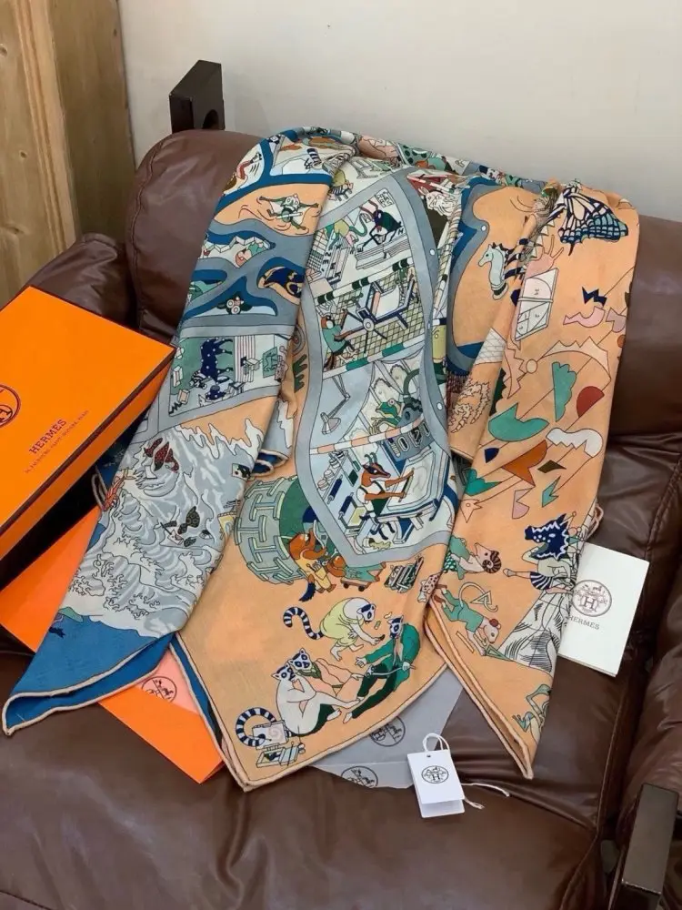 Hermes Scarf of cashmere — Photo 4