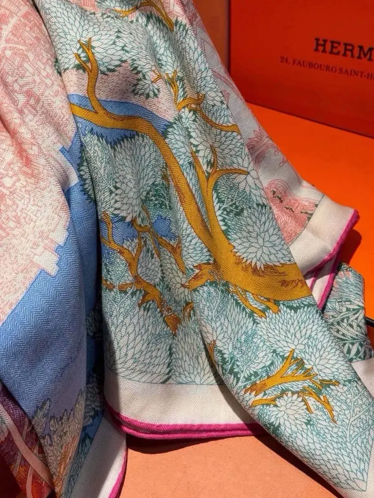 Hermes Scarf of cashmere — Photo 4