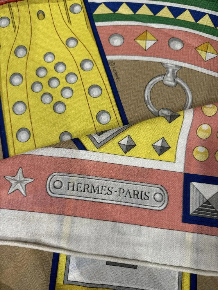 Hermes Scarf of cashmere — Photo 4