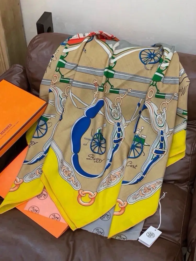 Hermes Scarf of cashmere — Photo 4