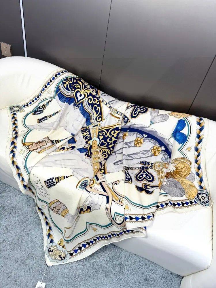 Hermes Scarf of cashmere — Photo 4