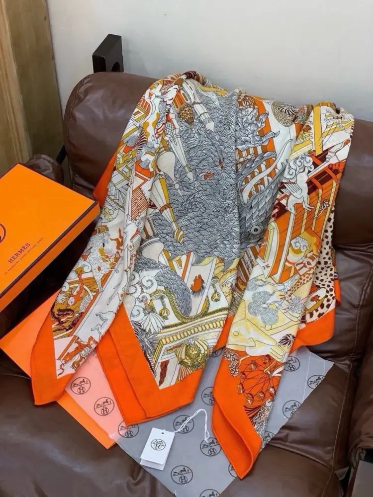 Hermes Scarf of cashmere — Photo 4