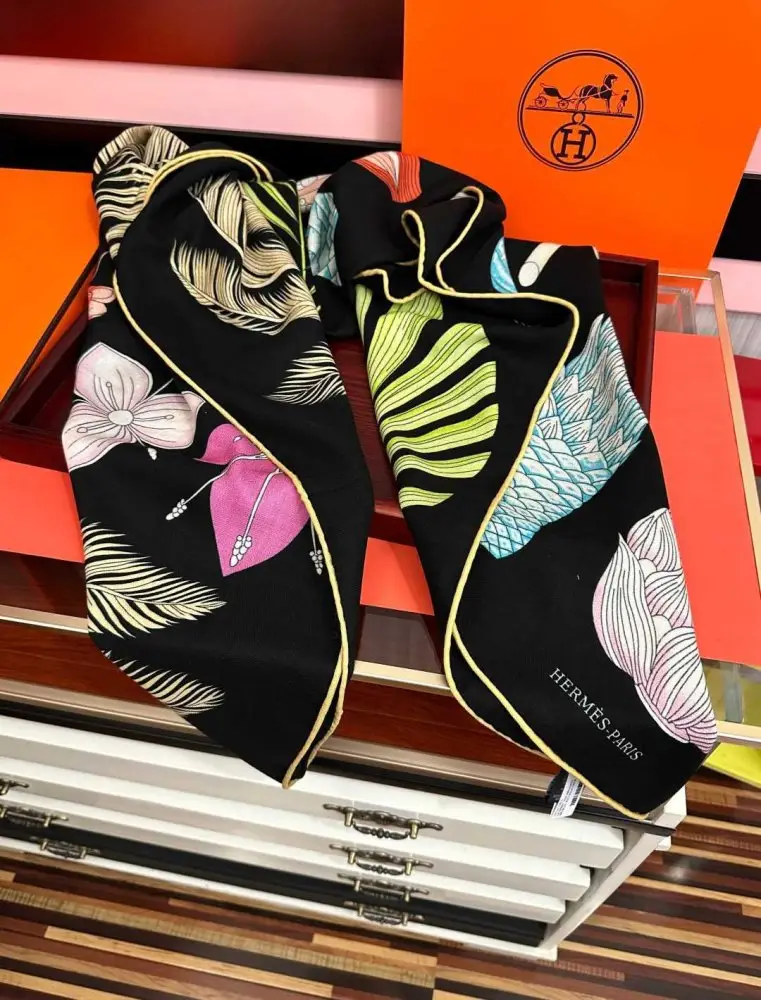 Hermes Scarf of cashmere — Photo 4