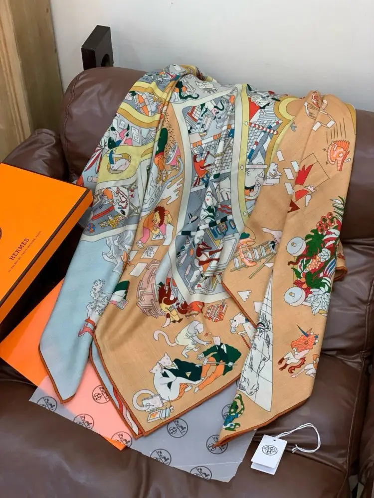Hermes Scarf of cashmere — Photo 4