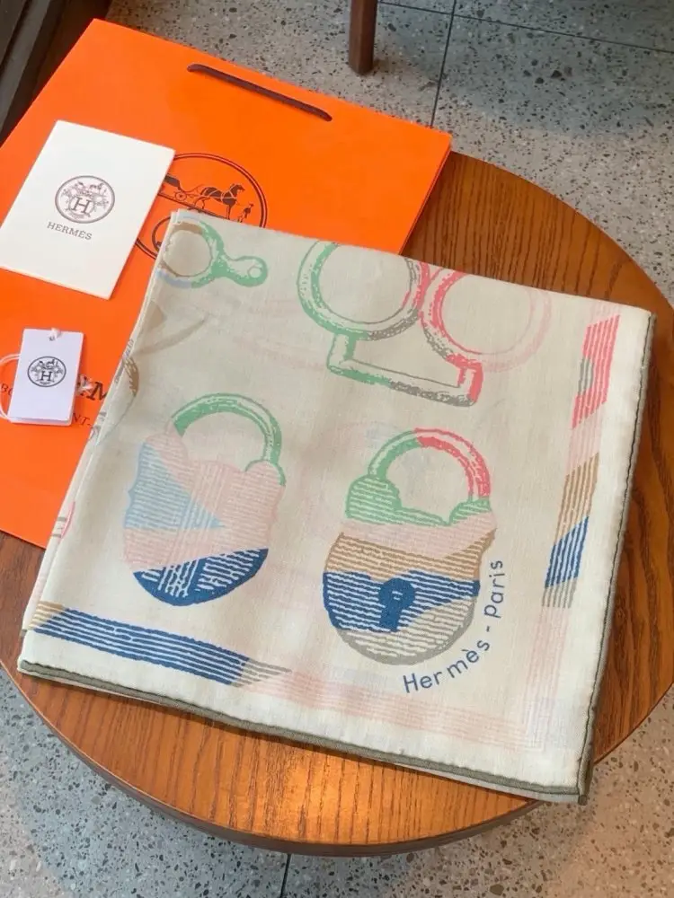 Hermes Scarf of cashmere — Photo 4