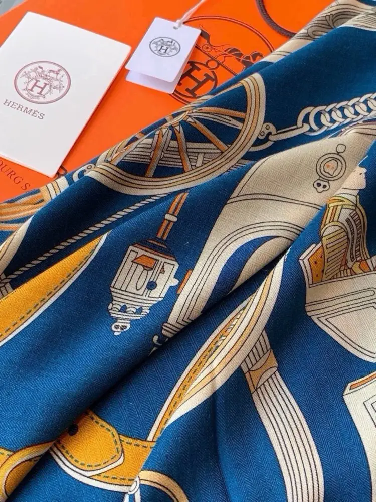 Hermes Scarf of cashmere — Photo 5