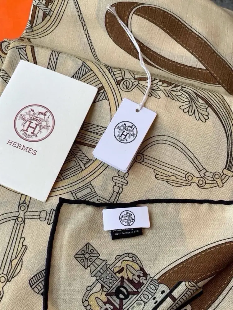 Hermes Scarf of cashmere — Photo 5