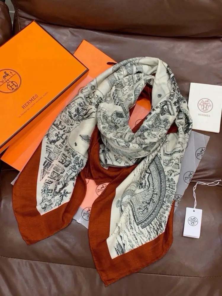 Hermes Scarf of cashmere — Photo 5