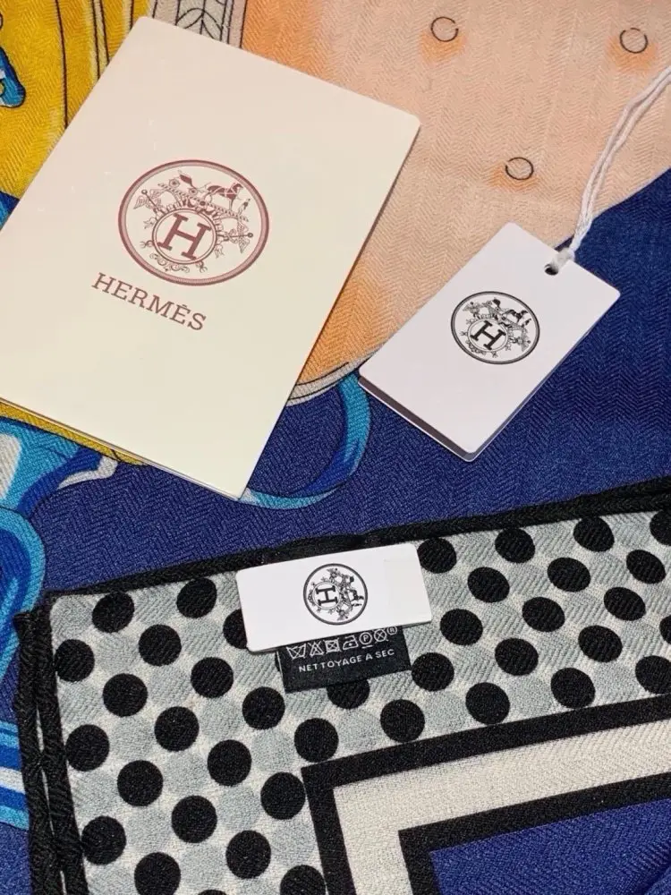 Hermes Scarf of cashmere — Photo 5