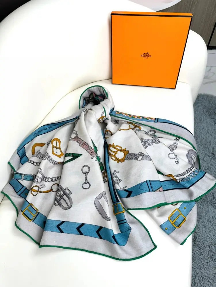 Hermes Scarf of cashmere — Photo 5