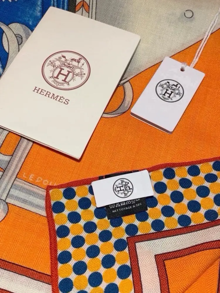 Hermes Scarf of cashmere — Photo 5