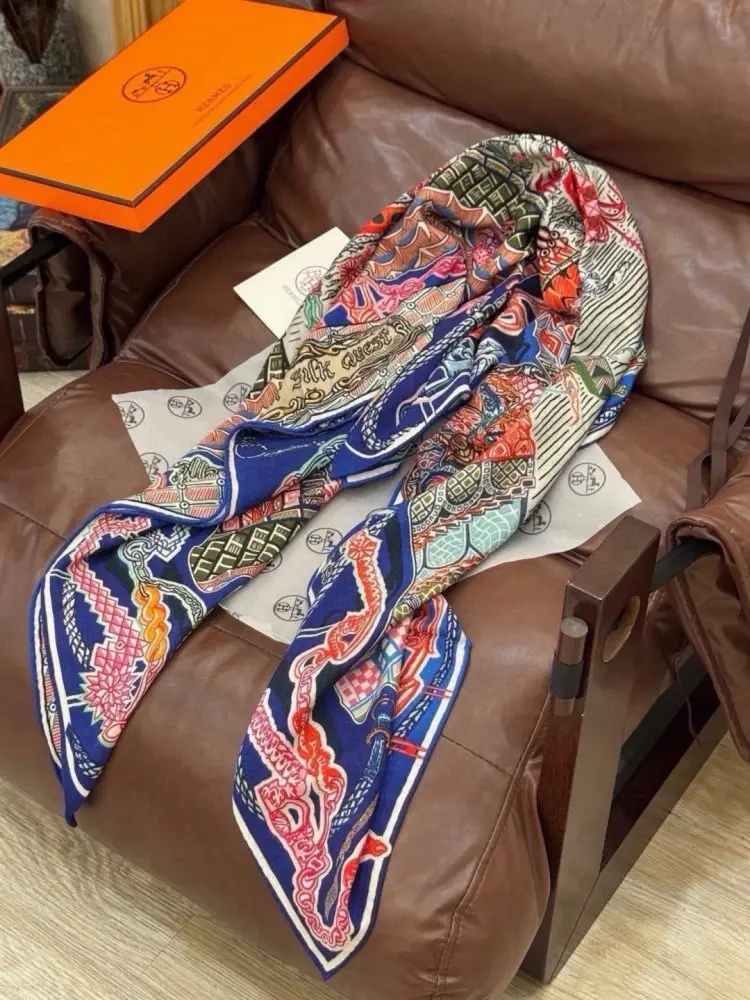 Hermes Scarf of cashmere — Photo 5