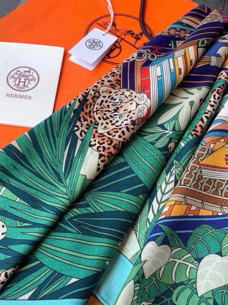 Hermes Scarf of cashmere — Photo 5