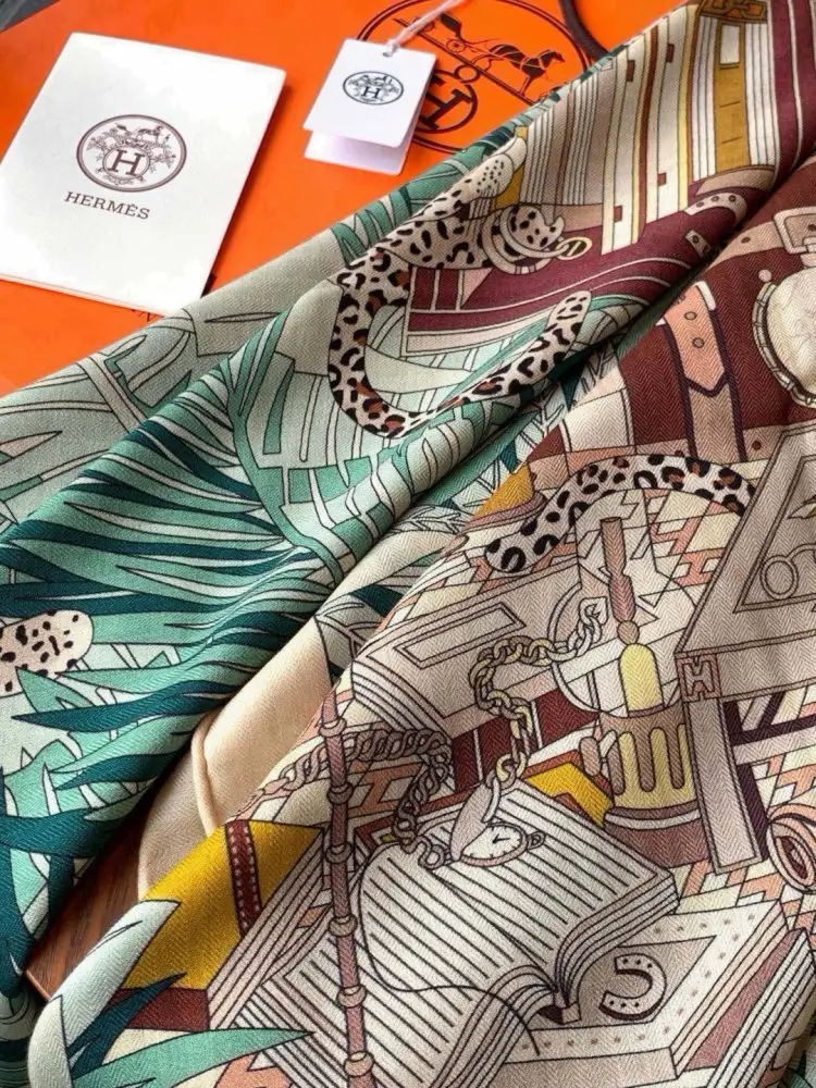 Hermes Scarf of cashmere — Photo 5