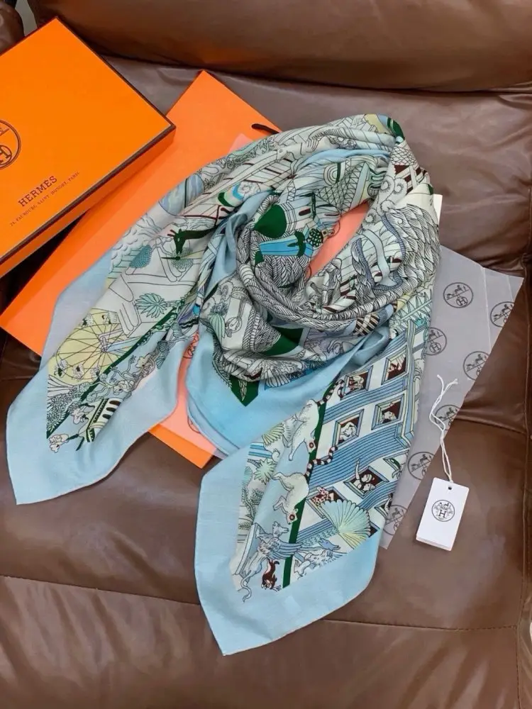 Hermes Scarf of cashmere — Photo 5