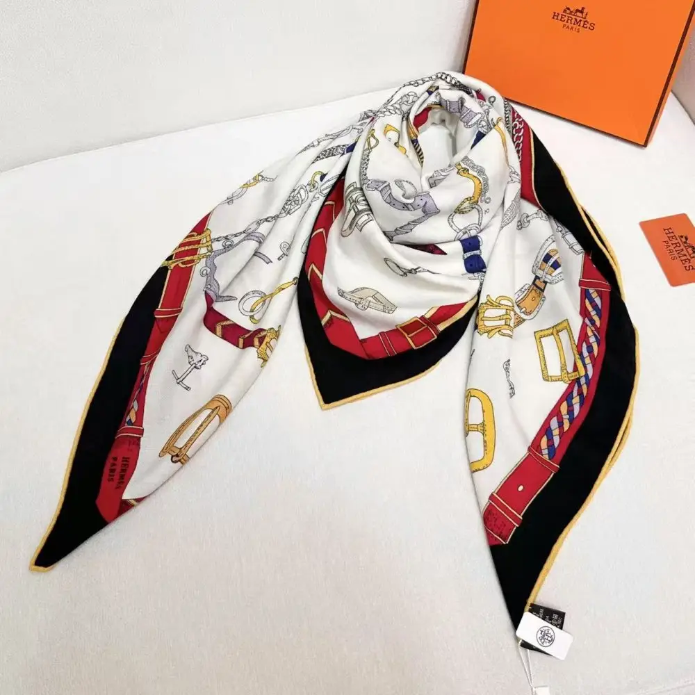 Hermes Scarf of cashmere — Photo 5