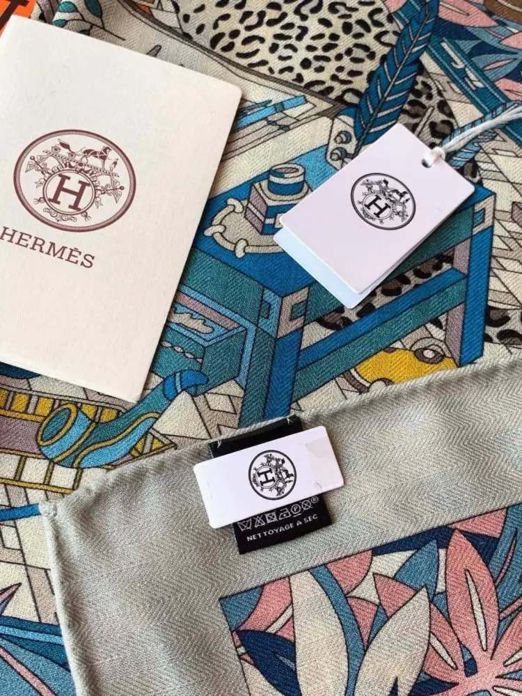 Hermes Scarf of cashmere — Photo 5