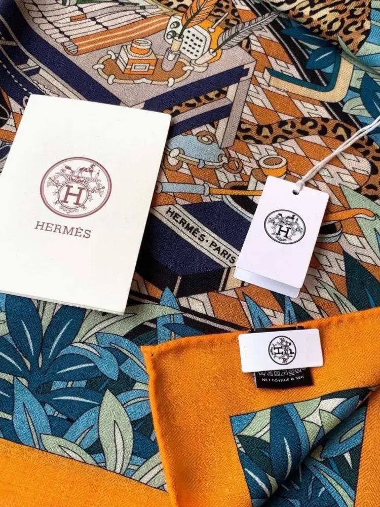 Hermes Scarf of cashmere — Photo 5