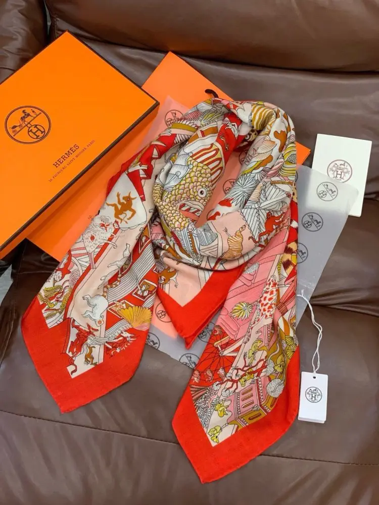 Hermes Scarf of cashmere — Photo 5