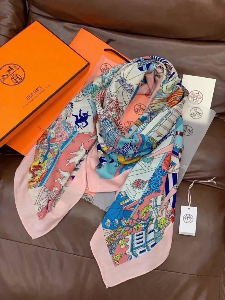 Hermes Scarf of cashmere — Photo 5